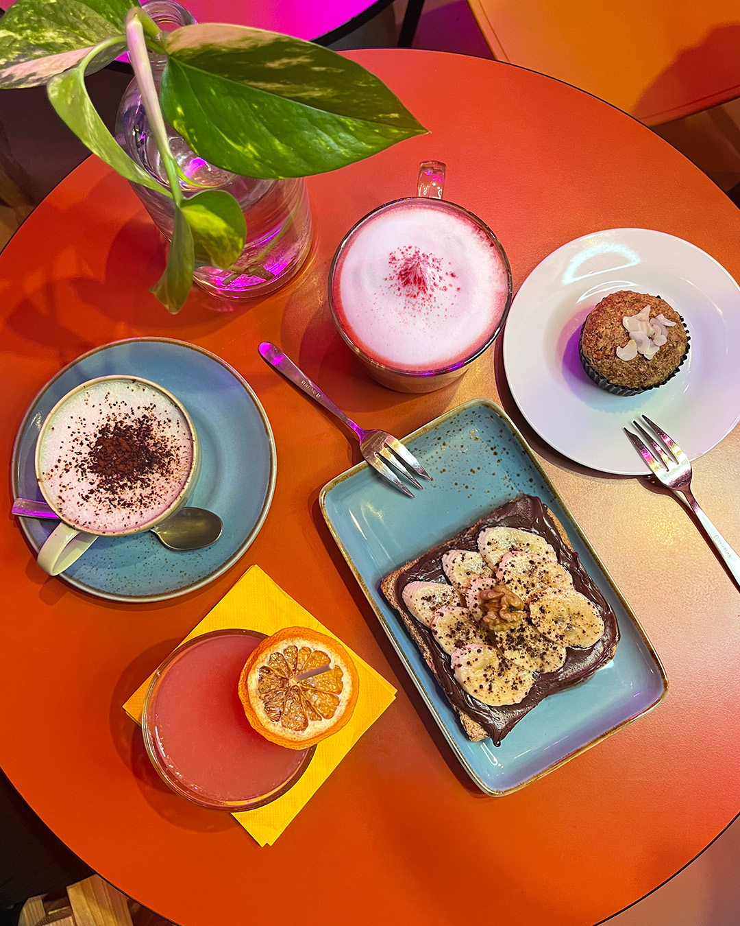 Piatto brunch vegano 100% plant-based Flora et Labora Milano Navigli